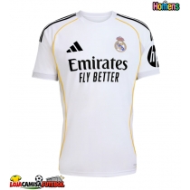 Camisa de Futebol Real Madrid Federico Valverde #8 Equipamento Principal 2025-26 Manga Curta